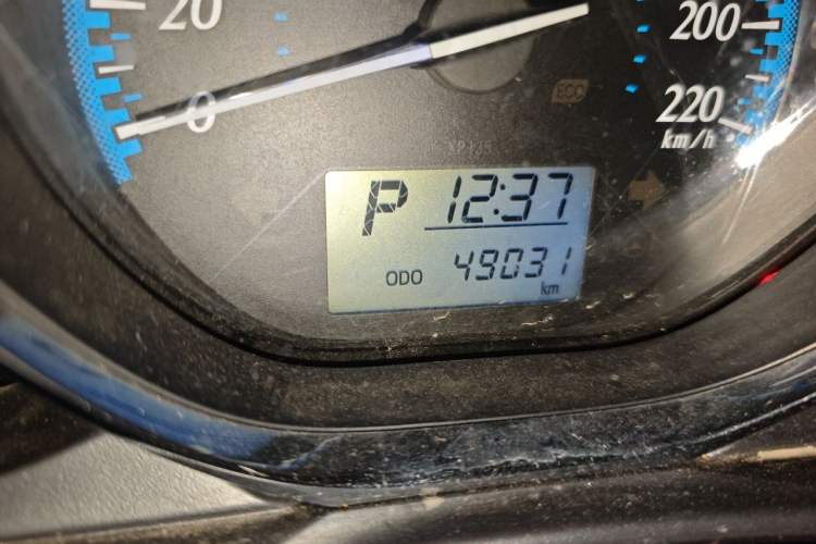 Used Toyota YARiS L Zhi Xuan 2016 Revised 1.5E CVT Charming Edition Odometer Close Up
