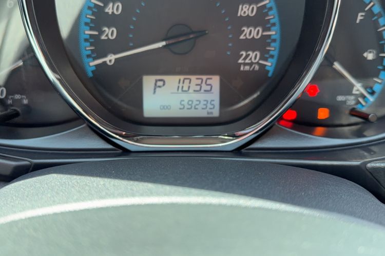 Used Toyota YARiS L Zhi Xuan 2016 Revised 1.5E CVT Charming Edition Odometer Close Up