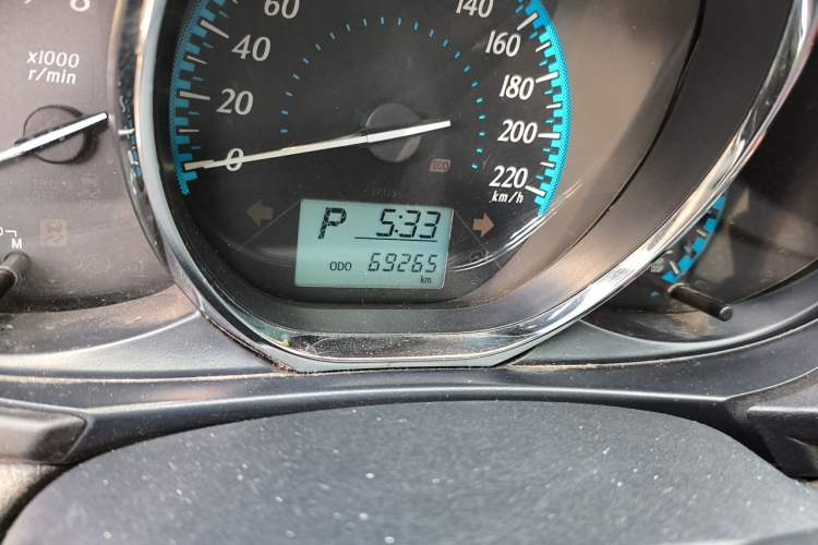 Used Toyota YARiS L Zhi Xuan 2016 Revised 1.5E CVT Charming Edition Odometer Close Up