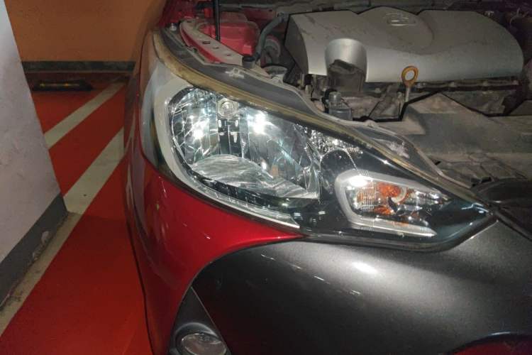 Used Toyota YARiS L Zhi Xuan 2016 Revised 1.5G CVT Xuan Dong Edition Right Front Headlight
