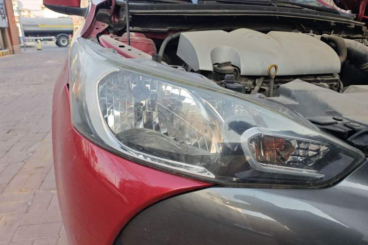 Used Toyota YARiS L Zhi Xuan 2016 Revised 1.3E Manual – Charming Edition Right Front Headlight