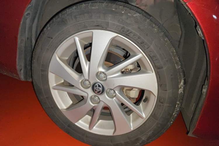Used Toyota YARiS L Zhi Xuan 2016 Revised 1.5G CVT Xuan Dong Edition Right Front Wheel Hub