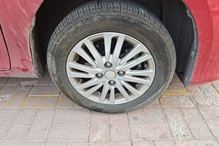 Used Toyota YARiS L Zhi Xuan 2016 Revised 1.3E Manual – Charming Edition Right Front Wheel Hub