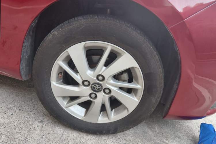 Used Toyota YARiS L Zhi Xuan 2016 Revised Version 1.5G CVT with Dynamic Sunroof Right Front Wheel Hub