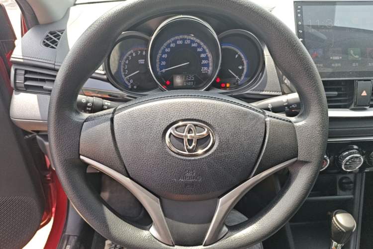 Used Toyota YARiS L Zhi Xuan 2016 Revised Version 1.5G CVT with Dynamic Sunroof Steering Wheel