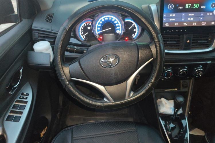 Used Toyota YARiS L Zhi Xuan 2016 Revised Version 1.5G CVT with Dynamic Sunroof Steering Wheel
