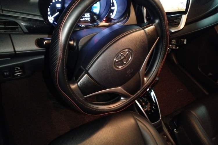 Used Toyota YARiS L Zhi Xuan 2016 Revised Version 1.5G CVT with Dynamic Sunroof Steering Wheel