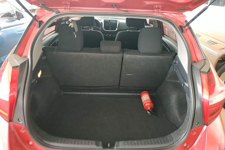 Used Toyota YARiS L Zhi Xuan 2016 Revised 1.5E CVT Charming Edition Trunk