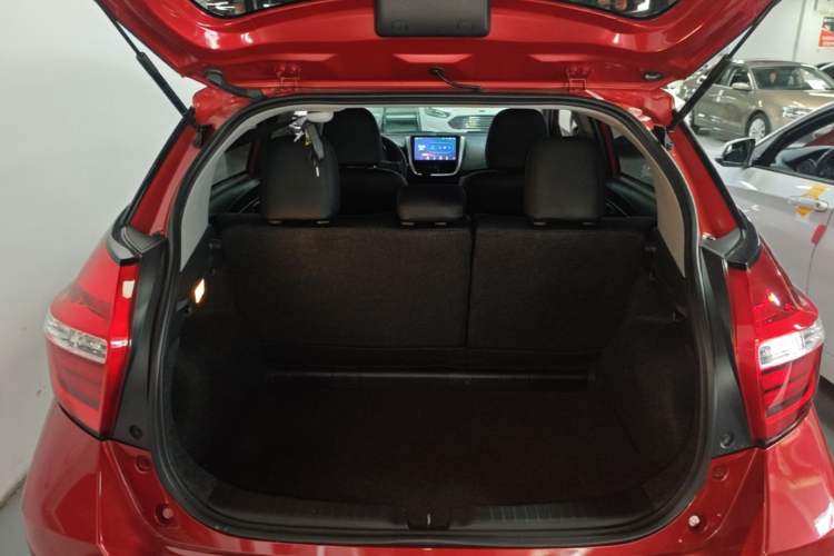 Used Toyota YARiS L Zhi Xuan 2016 Revised 1.5E CVT Charming Edition Trunk