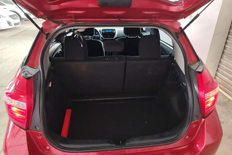 Used Toyota YARiS L Zhi Xuan 2016 Revised 1.5E CVT Charming Edition Trunk