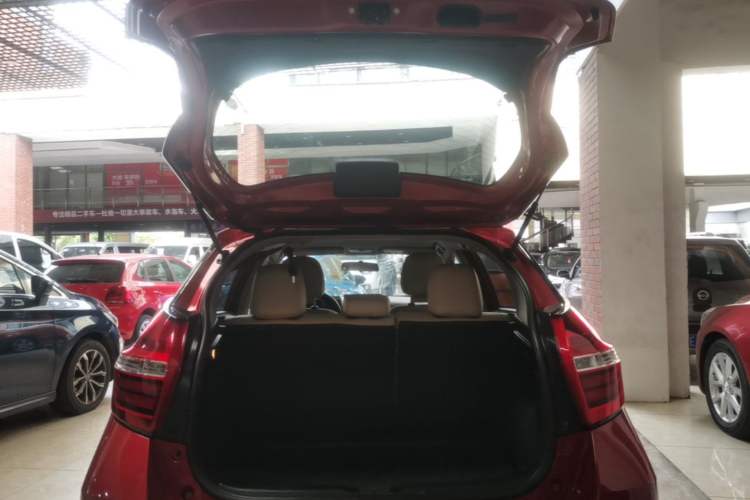 Used Toyota YARiS L Zhi Xuan 2016 Revised 1.5E CVT Charming Edition Trunk