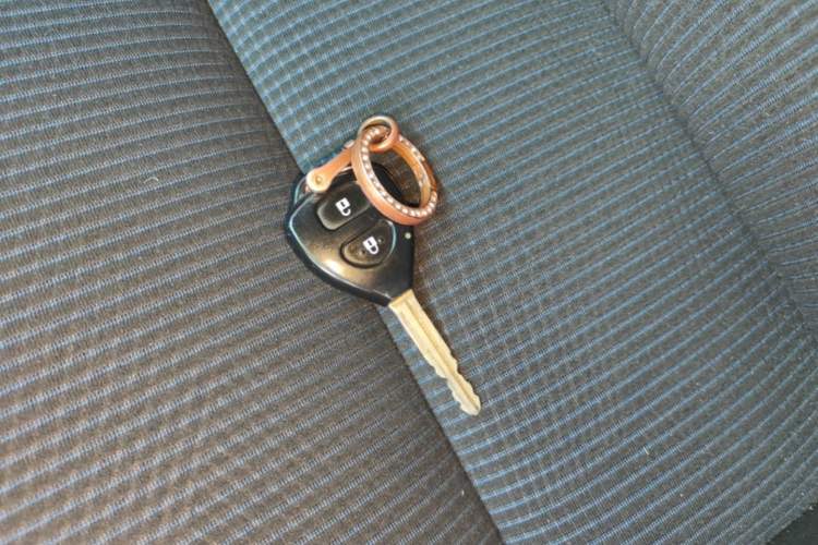 Used Toyota YARiS L Zhi Xuan 2016 Revised 1.5E CVT Charming Edition Vehicle Key