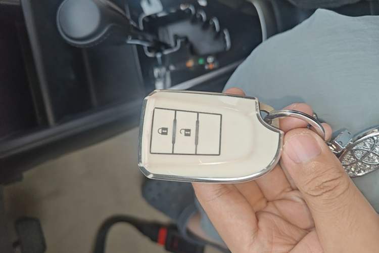 Used Toyota YARiS L Zhi Xuan 2016 Revised 1.5 GS CVT Agile Edition Vehicle Key
