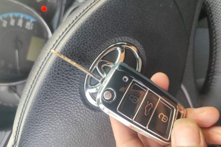 Used Toyota YARiS L Zhi Xuan 2016 Revised 1.5E CVT Charming Edition Vehicle Key