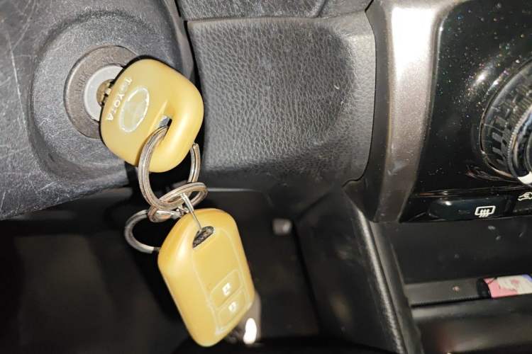 Used Toyota YARiS L Zhi Xuan 2016 Revised 1.5G CVT Xuan Dong Edition Vehicle Key