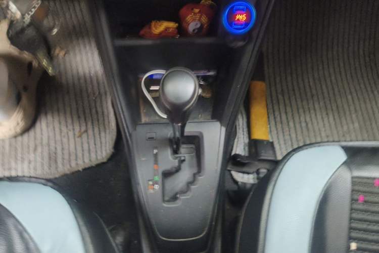 Used Toyota YARiS L Zhi Xuan 2016 Revised 1.5E CVT Charming Edition Gear Lever