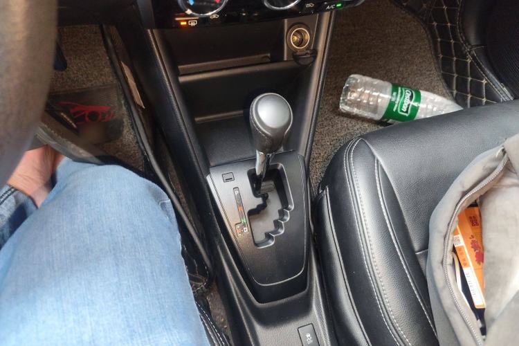 Used Toyota YARiS L Zhi Xuan 2016 Revised 1.5E CVT Charming Edition Gear Lever