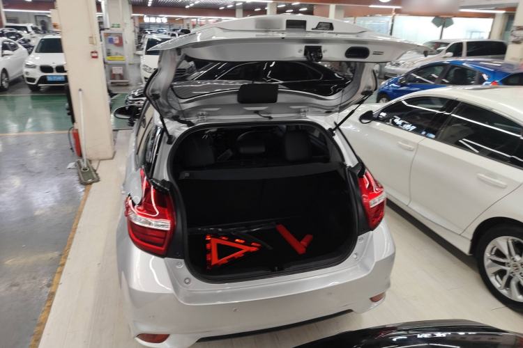 Used Toyota YARiS L Zhi Xuan 2016 Revised 1.5E CVT Charming Edition Trunk