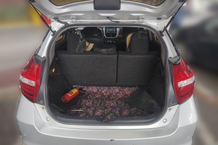 Used Toyota YARiS L Zhi Xuan 2016 Revised 1.5E CVT Charming Edition Trunk