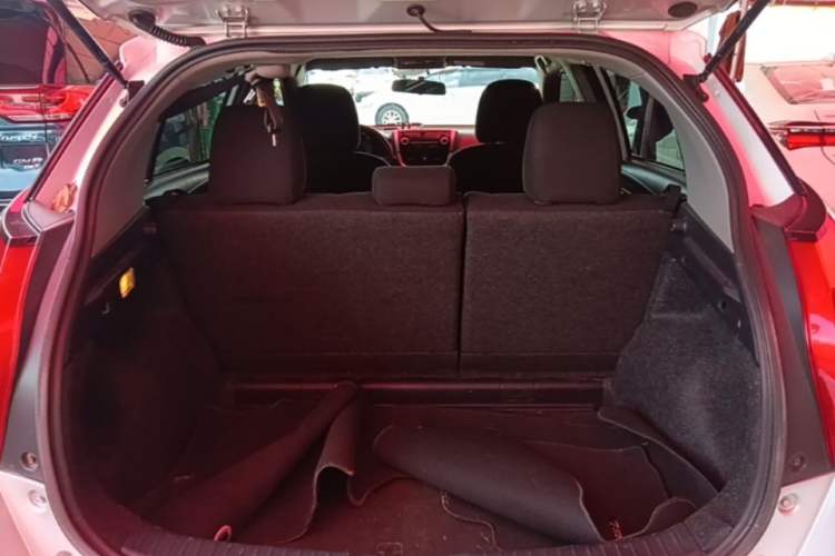 Used Toyota YARiS L Zhi Xuan 2016 Revised 1.5E CVT Charming Edition Trunk