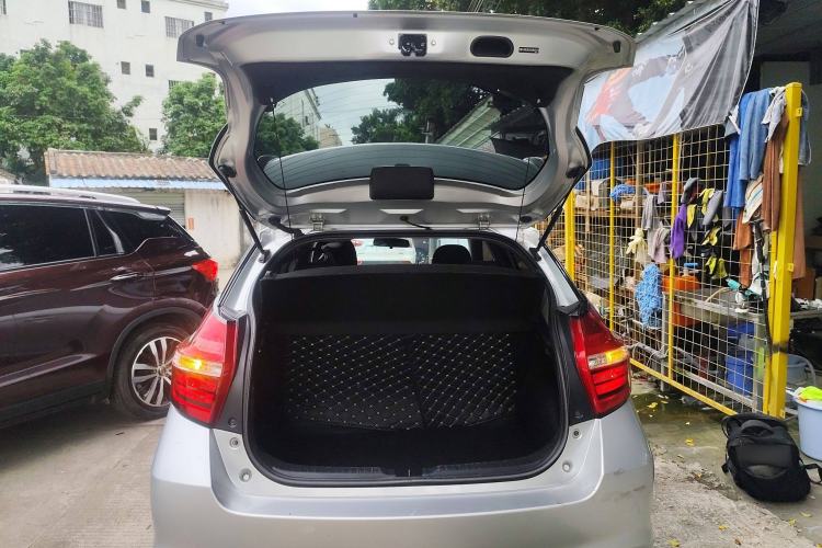 Used Toyota YARiS L Zhi Xuan 2016 Revised 1.5E CVT Charming Edition Trunk