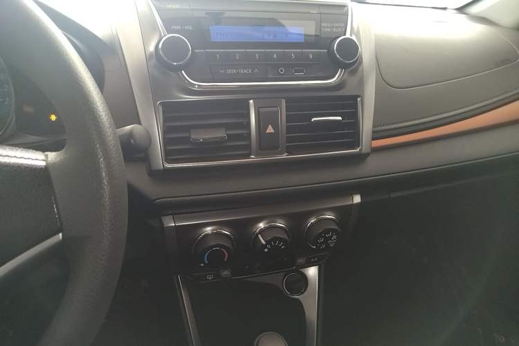 Used Toyota YARiS L Zhi Xuan 2016 1.5E Automatic JingSu Edition Audio And AC Panel