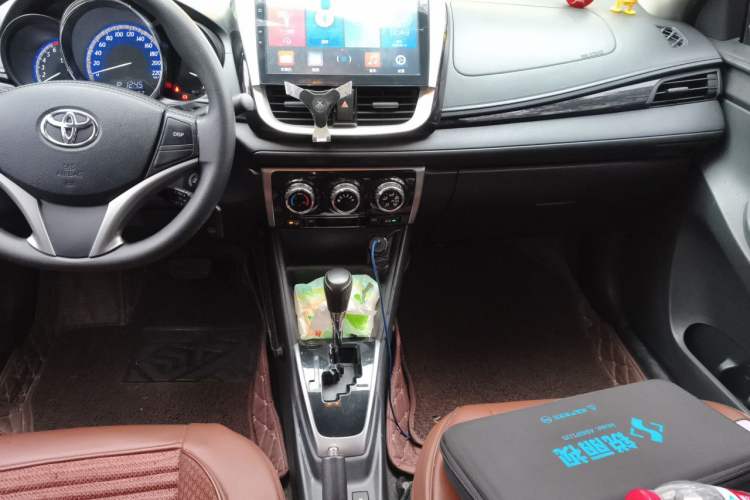 Used Toyota YARiS L Zhi Xuan 2016 Revised Version 1.5G CVT with Dynamic Sunroof Audio And AC Panel