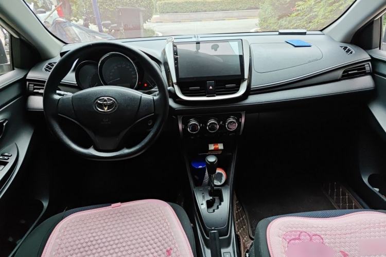 Used Toyota YARiS L Zhi Xuan 2016 Revised 1.5E CVT Charming Edition Center Console