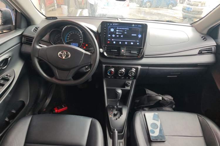 Used Toyota YARiS L Zhi Xuan 2016 Revised 1.5E CVT Charming Edition Center Console