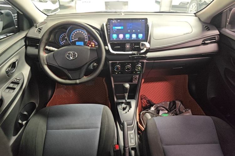 Used Toyota YARiS L Zhi Xuan 2016 Revised 1.5E CVT Charming Edition Center Console