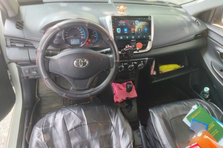 Used Toyota YARiS L Zhi Xuan 2016 Revised 1.5E CVT Charming Edition Center Console