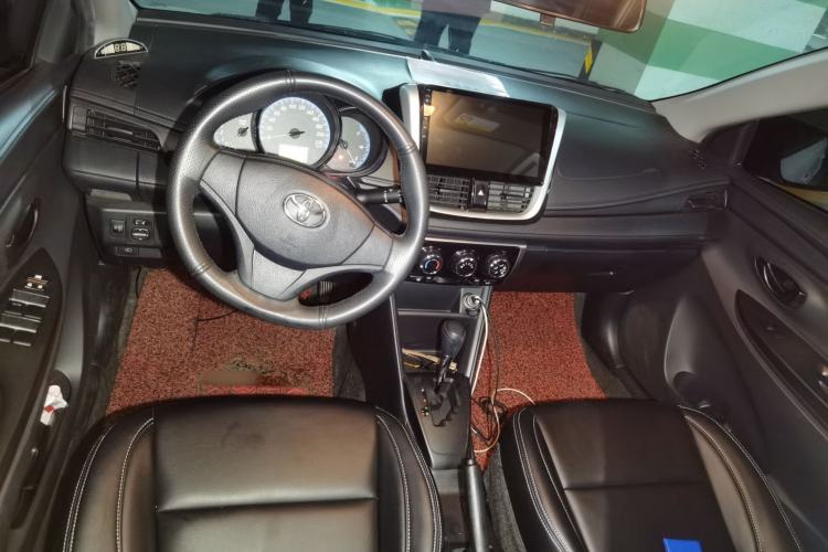Used Toyota YARiS L Zhi Xuan 2016 Revised 1.5E CVT Charming Edition Center Console