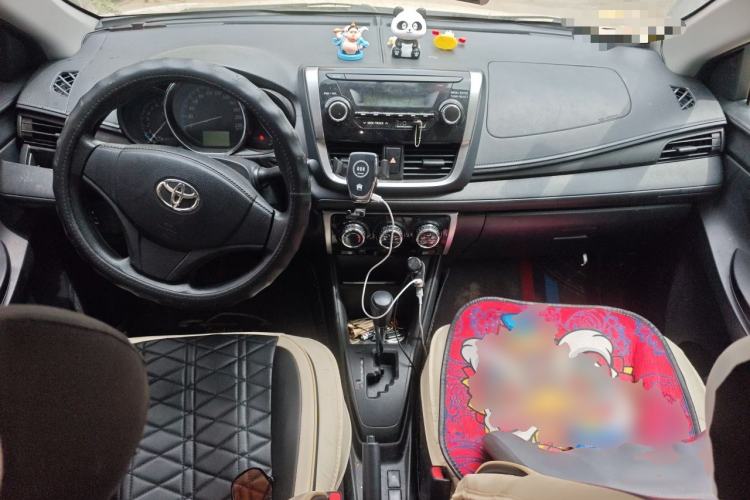 Used Toyota YARiS L Zhi Xuan 2016 Revised 1.5E CVT Charming Edition Center Console