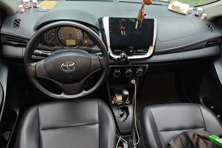 Used Toyota YARiS L Zhi Xuan 2016 Revised 1.5E CVT Charming Edition Center Console