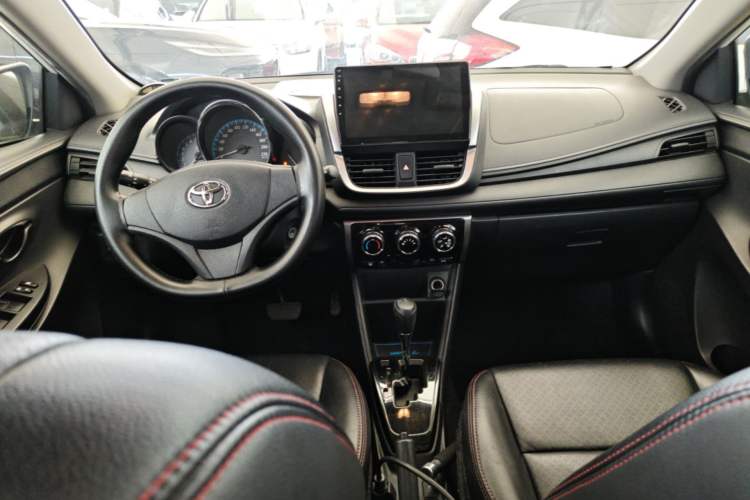 Used Toyota YARiS L Zhi Xuan 2016 Revised 1.5E CVT Charming Edition Center Console