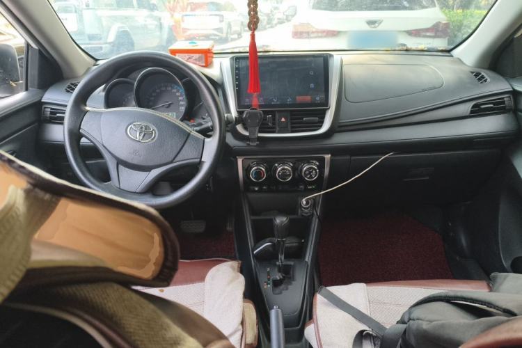 Used Toyota YARiS L Zhi Xuan 2016 Revised 1.5E CVT Charming Edition Center Console