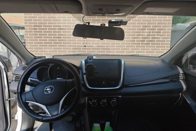 Used Toyota YARiS L Zhi Xuan 2016 Revised Version 1.5G CVT with Dynamic Sunroof Center Console