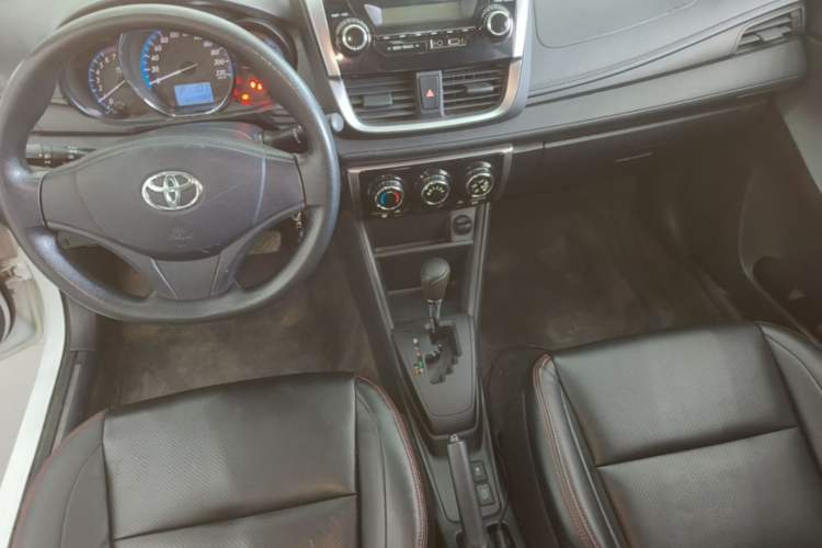 Used Toyota YARiS L Zhi Xuan 2016 Revised 1.5E CVT Charming Edition Center Console