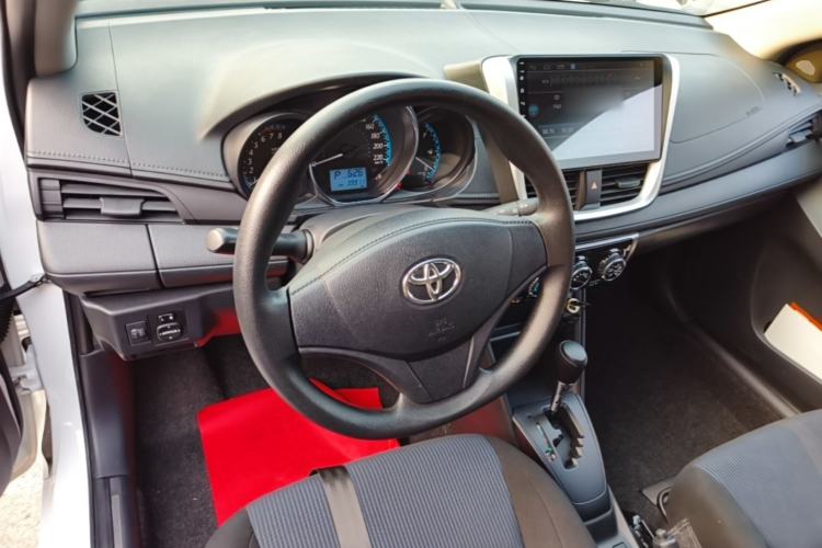 Used Toyota YARiS L Zhi Xuan 2016 Revised 1.5E CVT Charming Edition Center Console