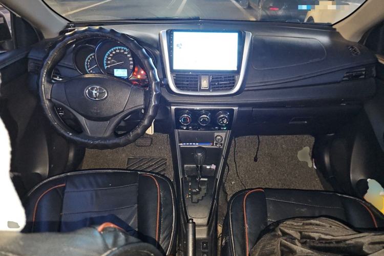 Used Toyota YARiS L Zhi Xuan 2016 Revised 1.5E CVT Charming Edition Center Console