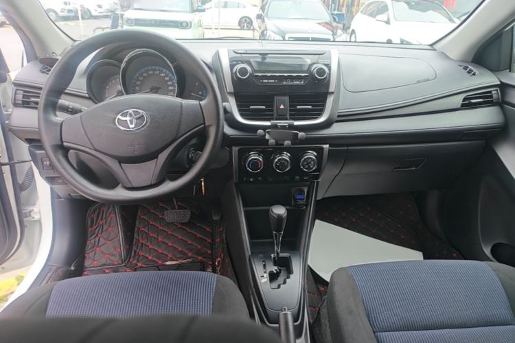 Used Toyota YARiS L Zhi Xuan 2016 Revised 1.5E CVT Charming Edition Center Console
