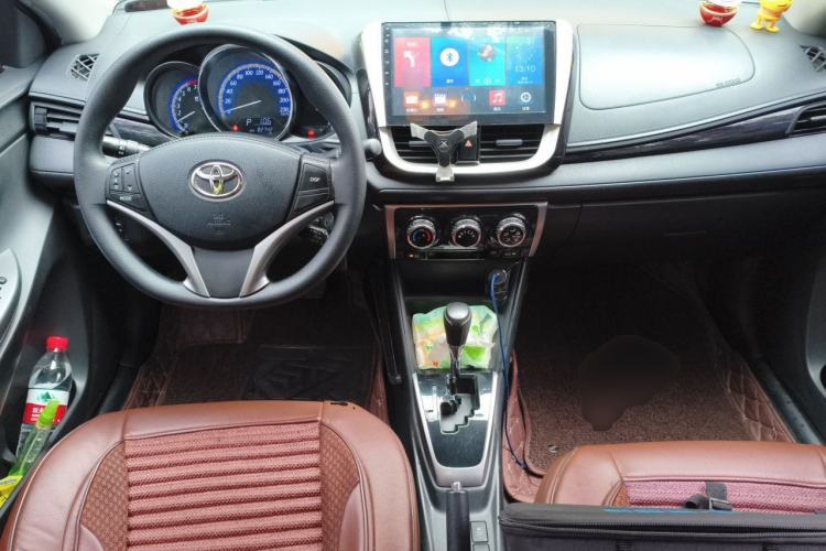 Used Toyota YARiS L Zhi Xuan 2016 Revised Version 1.5G CVT with Dynamic Sunroof Center Console
