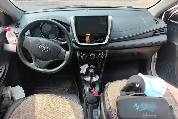 Used Toyota YARiS L Zhi Xuan 2016 Revised 1.5E CVT Charming Edition Center Console