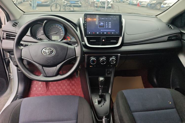 Used Toyota YARiS L Zhi Xuan 2016 Revised 1.5E CVT Charming Edition Center Console