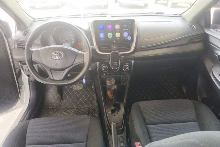 Used Toyota YARiS L Zhi Xuan 2016 Revised 1.5E CVT Charming Edition Center Console