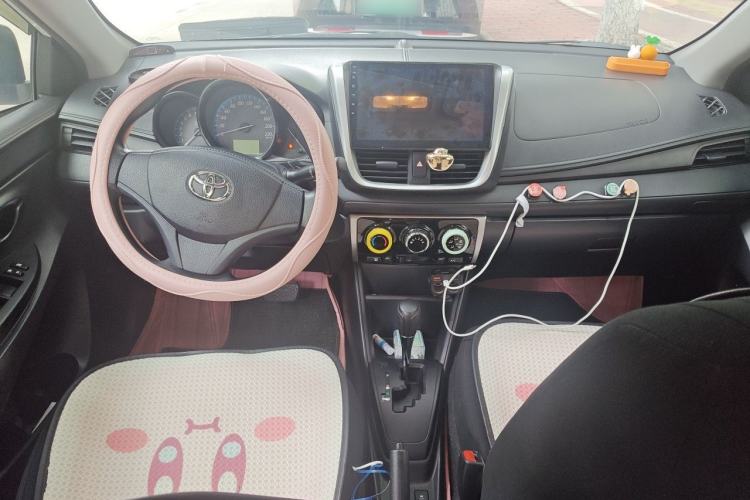 Used Toyota YARiS L Zhi Xuan 2016 Revised 1.5E CVT Charming Edition Center Console