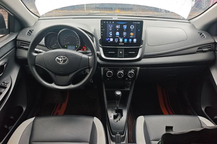 Used Toyota YARiS L Zhi Xuan 2016 Revised 1.5E CVT Charming Edition Center Console