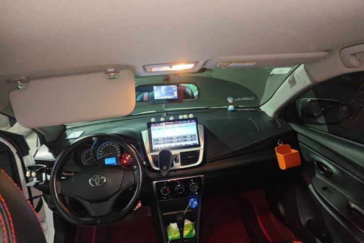 Used Toyota YARiS L Zhi Xuan 2016 Revised 1.5E CVT Charming Edition Center Console