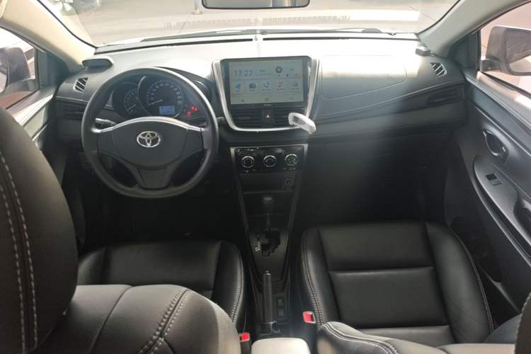 Used Toyota YARiS L Zhi Xuan 2016 Revised 1.5E CVT Charming Edition Center Console