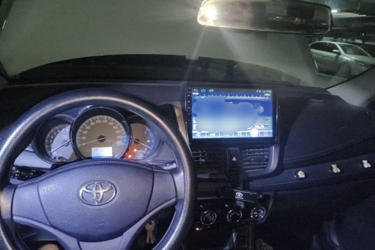 Used Toyota YARiS L Zhi Xuan 2016 Revised 1.5E CVT Charming Edition Center Console
